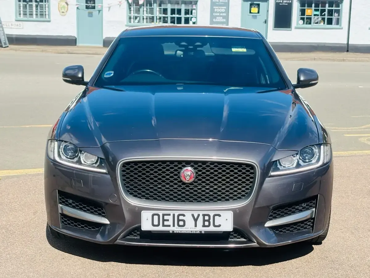 Used Jaguar XF R-Sport 180 HP (132 kW) 2016 Grey Sedan