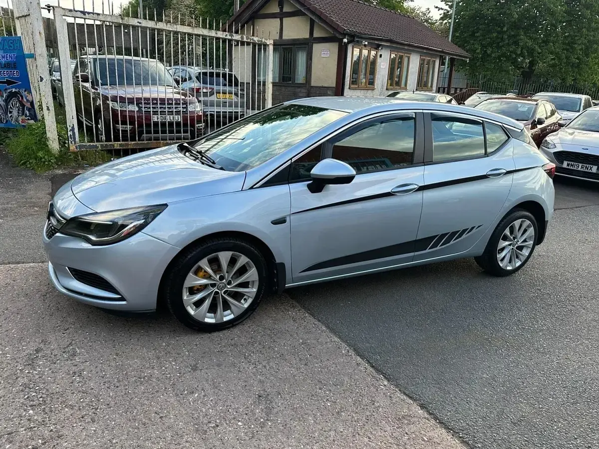 Used Vauxhall Astra 2017 Silver Hatchback