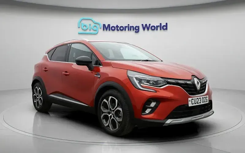 Used Renault Captur Techno 145 HP (106 kW) 2023 Red SUV