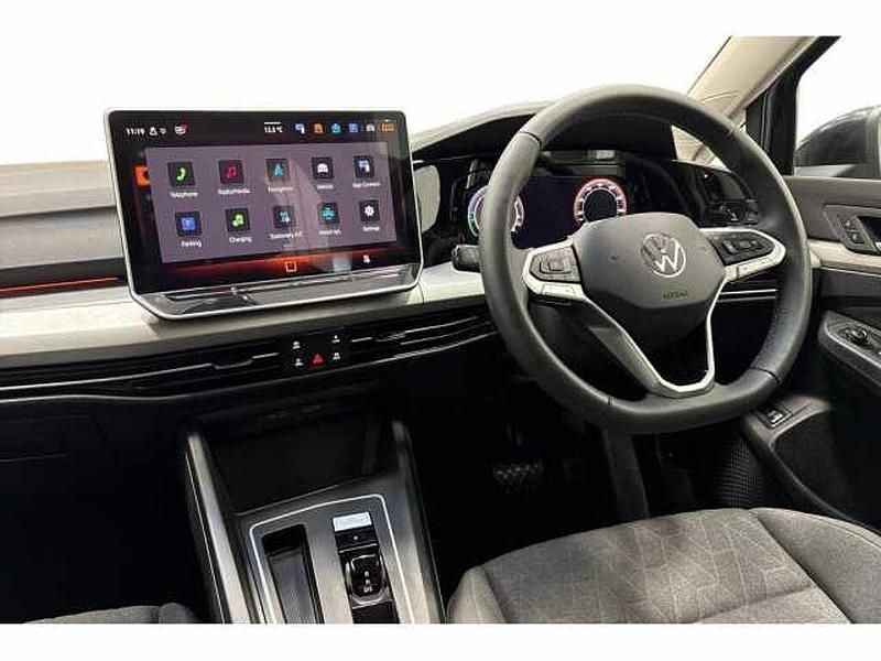 Used VW Golf VIII 204 HP (150 kW) 2025