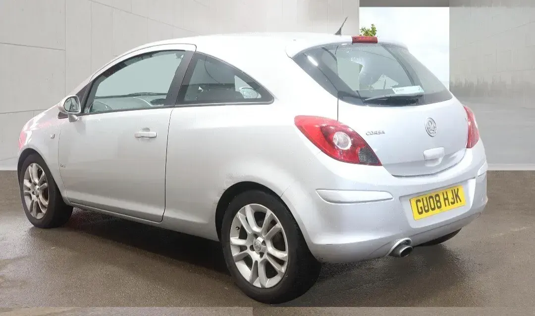 Used Vauxhall Corsa 89 HP (65 kW) 2008 Silver Hatchback