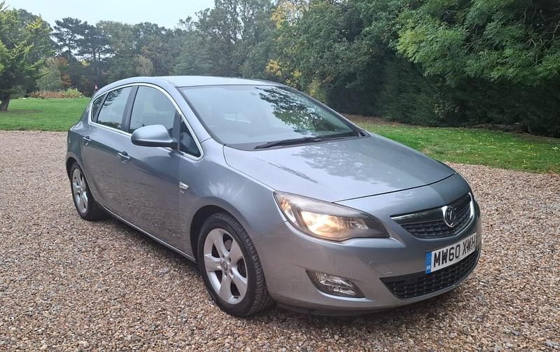 Silver Used 2011 Vauxhall Astra SRi Hatchback | £1,750 (Good price) - Image 1/4