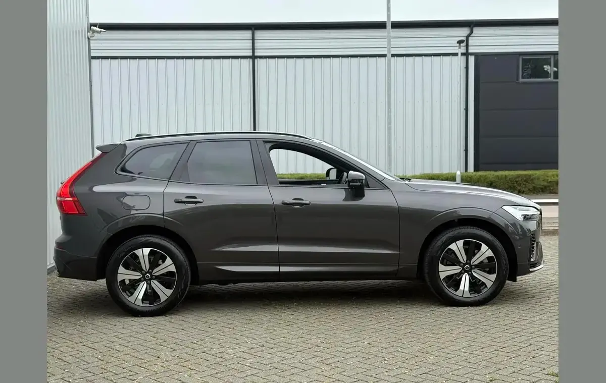 Used Volvo XC60 Plus 344 HP (253 kW) 2023 Grey SUV