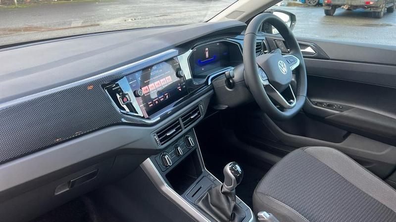 New VW Polo Life 95 HP (69 kW) 2025 Deep black pearl Hatchback