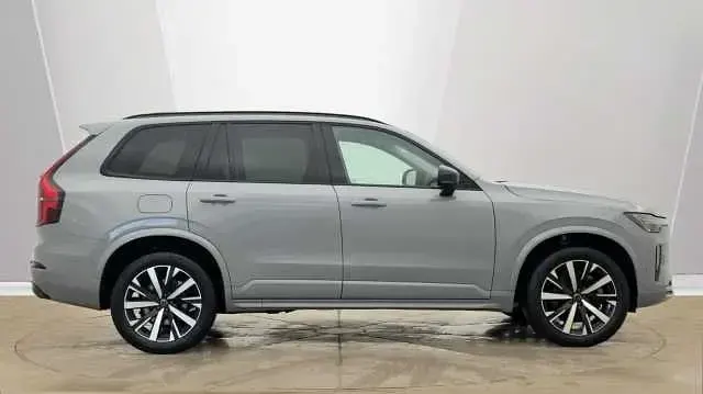 Begagnad Volvo XC90 Plus 247 HK (181 kW) 2026 SUV