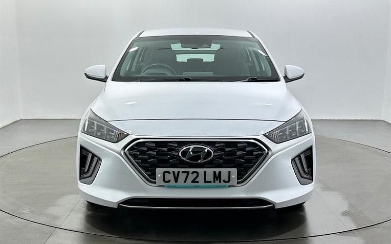 Used Hyundai Ioniq Premium 141 HP (103 kW) 2022 White Hatchback
