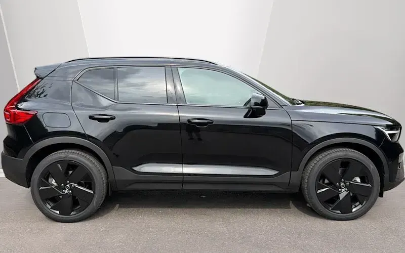 Used Volvo XC40 Plus 197 HP (144 kW) 2026 Black SUV