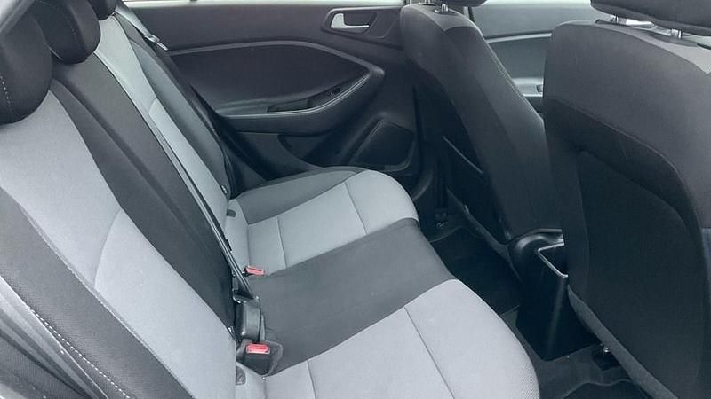 Used Hyundai i20 SE 84 HP (61 kW) 2017 Grey Hatchback