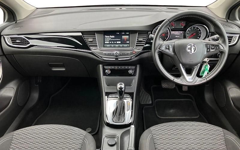 Begagnad Vauxhall Astra SRi 150 HK (110 kW) 2018 Silver Halvkombi