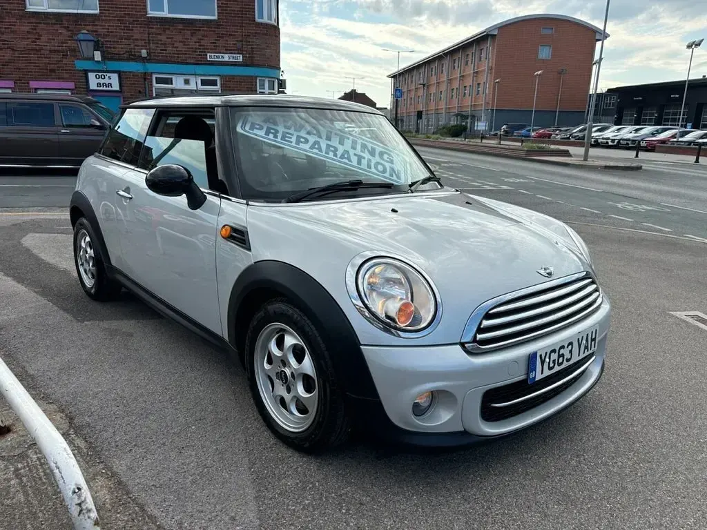 Used Mini Cooper D Hatch 112 HP (82 kW) 2013 Silver Hatchback