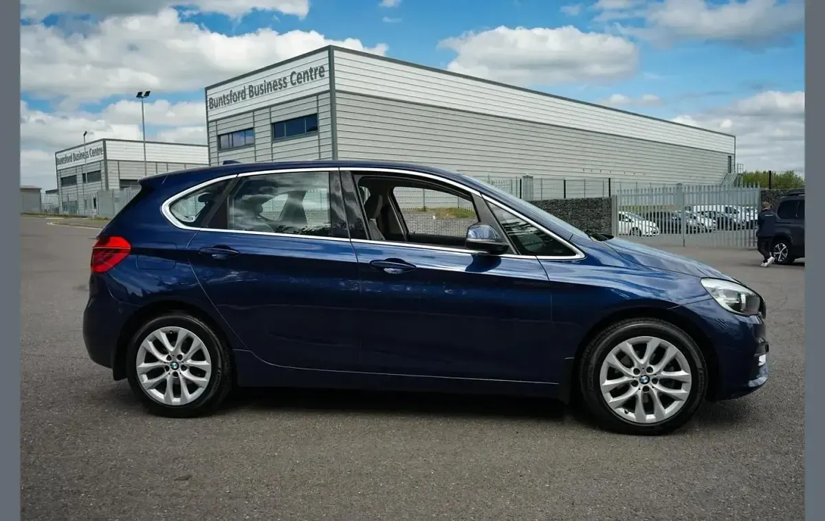 Used BMW 218 Luxury Line 147 HP (108 kW) 2018 Blue Estate