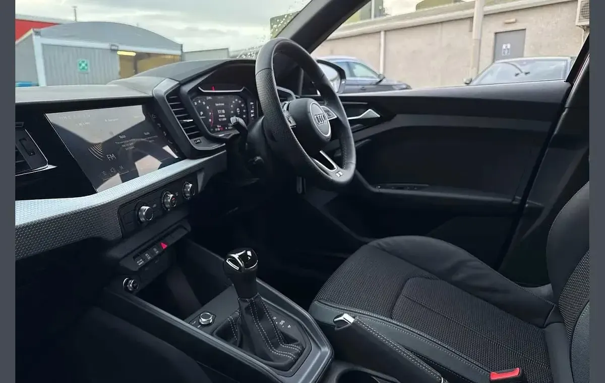 Ny Audi A1 S-Line 113 HK (83 kW) 2025 Svart SUV