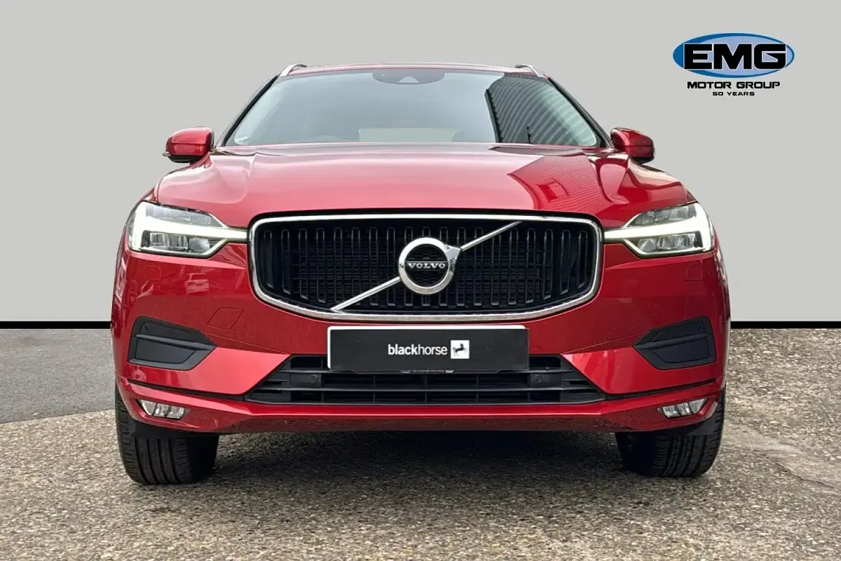 Used Volvo XC60 Momentum 190 HP (139 kW) 2018 Red SUV