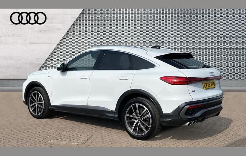 Used Audi Q5 Sportback Advanced 200 HP (147 kW) 2025 White SUV