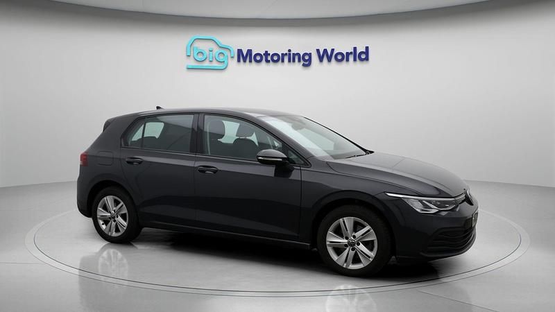 Used 2022 VW Golf VIII S | £14,900 (Good price) - Image 1/4