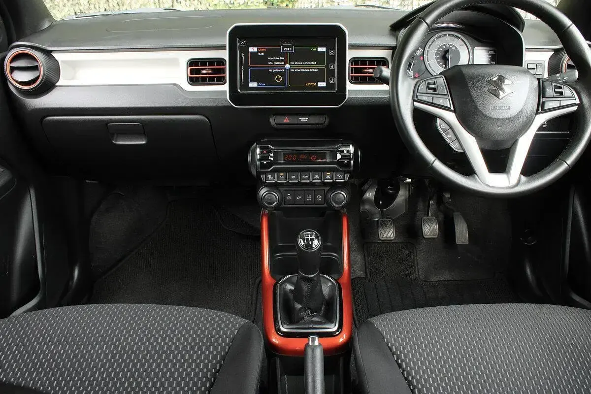 Used Suzuki Ignis SZ5 83 HP (61 kW) 2022 Yellow SUV
