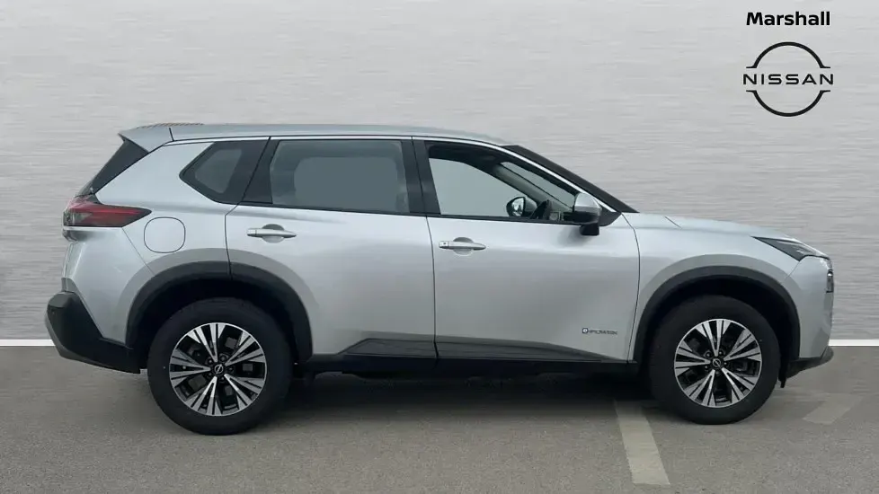Usado Nissan X-Trail Acenta Premium 213 HP (156 kW) 2024 Prateado SUV