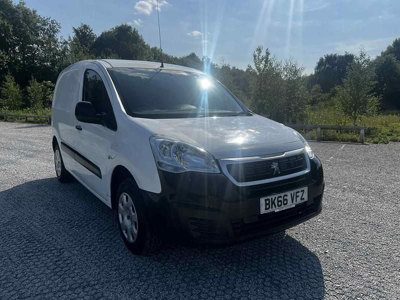 White Used 2016 Peugeot Partner Van | £4,999 - Image 1/4
