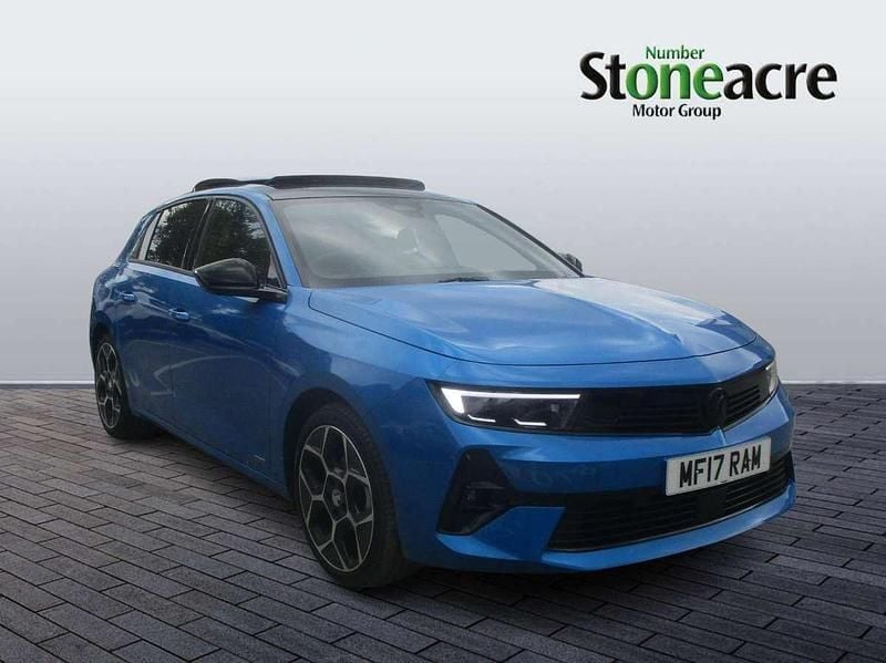Blue Used 2023 Vauxhall Astra Ultimate Hatchback | £18,395 (Good price) - Image 1/4