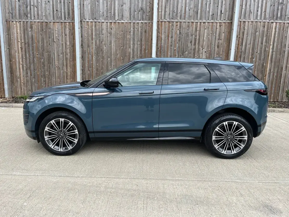 Used Land Rover Range Rover evoque SE Dynamic 2023 Blue SUV