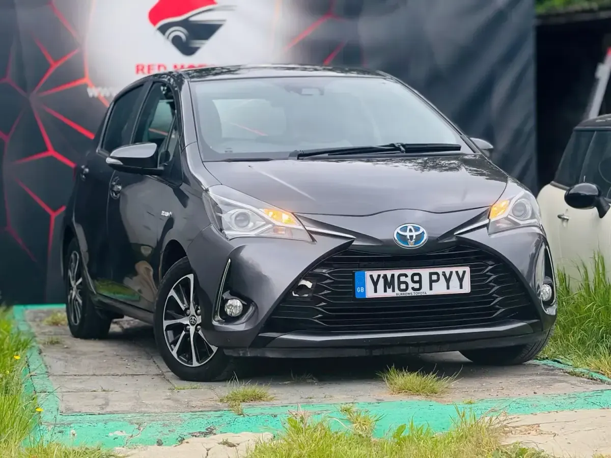 Second-hand Toyota Yaris Hybrid 2020 Gri Hatchback