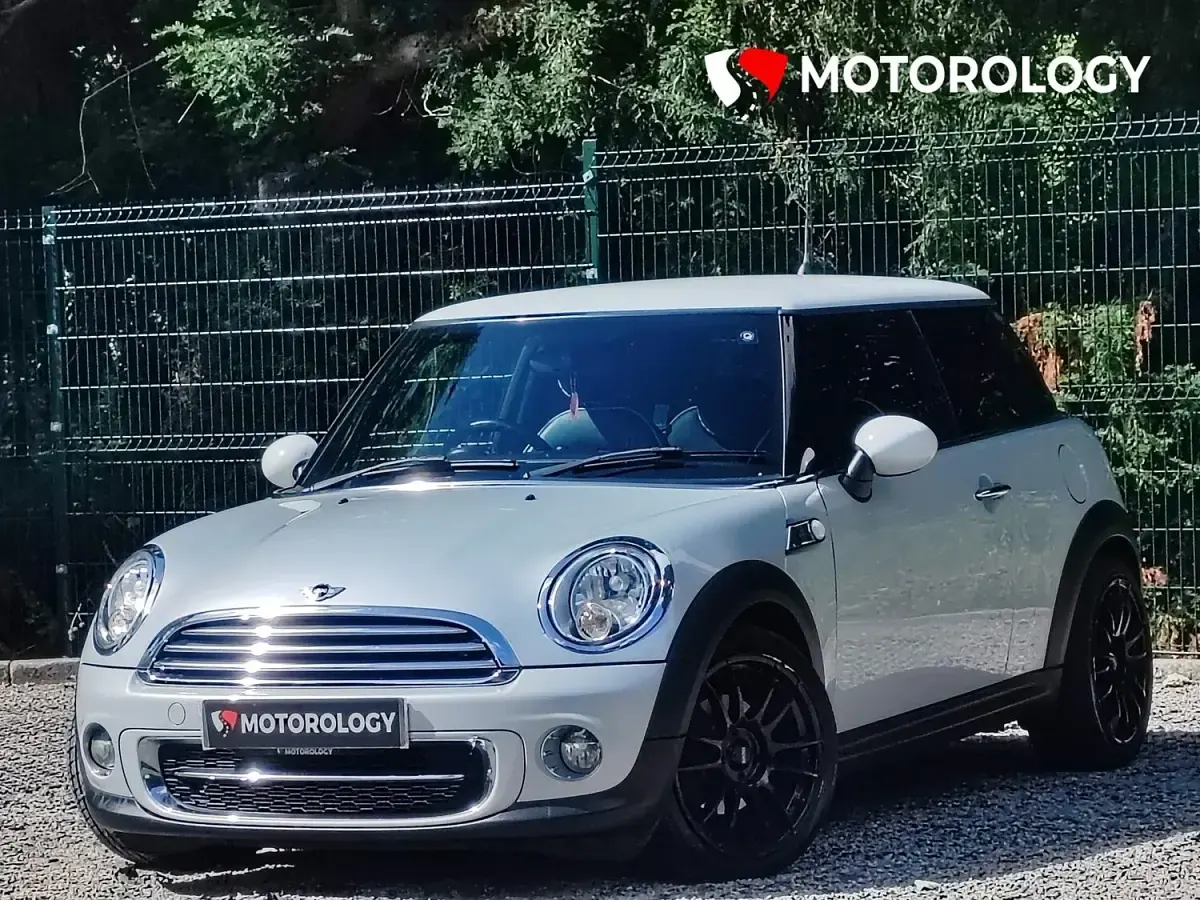 Used Mini Cooper D Hatch 110 HP (80 kW) 2012 Silver Hatchback