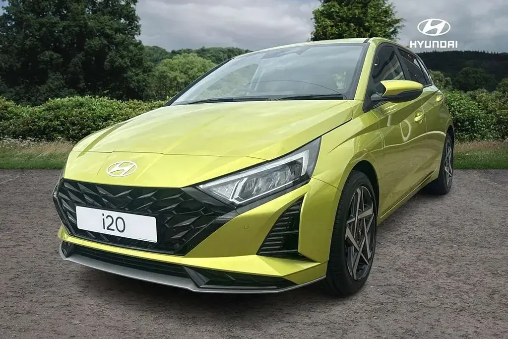 Used Hyundai i20 Premium 99 HP (72 kW) 2025 Green Hatchback