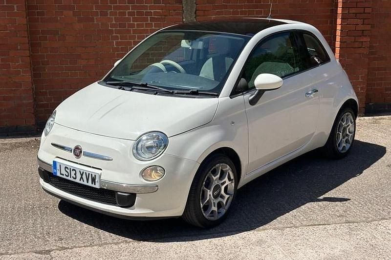 White Used 2013 Fiat 500 Lounge Hatchback | £2,395 (Fair price) - Image 1/1