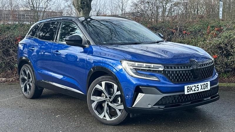 Used Renault Austral Techno Esprit Alpine 200 HP (147 kW) 2025 Twotone metallic  iron blue with diamond black roof  SUV