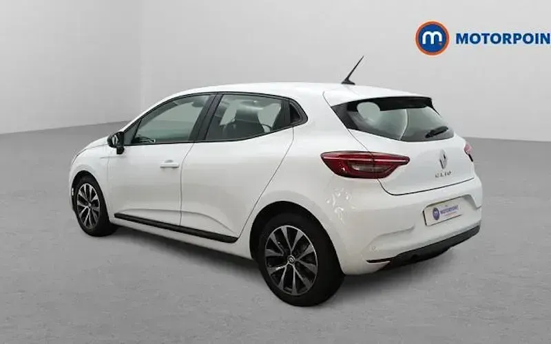 Used Renault Clio Evolution 90 HP (66 kW) 2023 White Hatchback