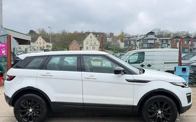 Used Land Rover Range Rover evoque SE 240 HP (176 kW) 2017 Hatchback