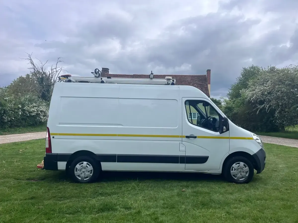 Używany Vauxhall Movano 130 KM (95 kW) 2018 Biały Minivan
