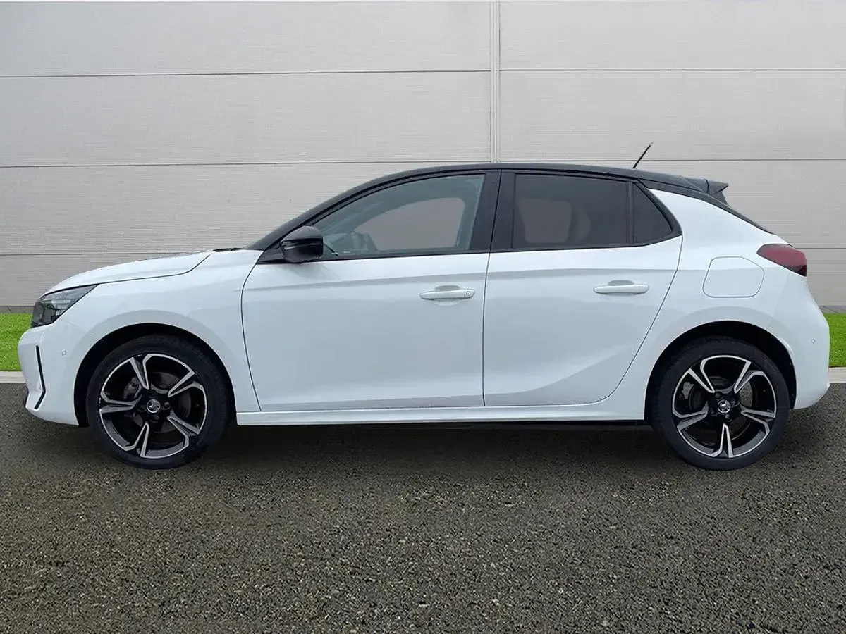 Used Vauxhall Corsa 100 HP (73 kW) 2024 White Hatchback
