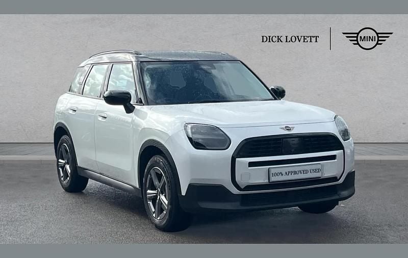 White Used 2024 Mini Countryman Classic SUV | £28,795 (Good price) - Image 1/4
