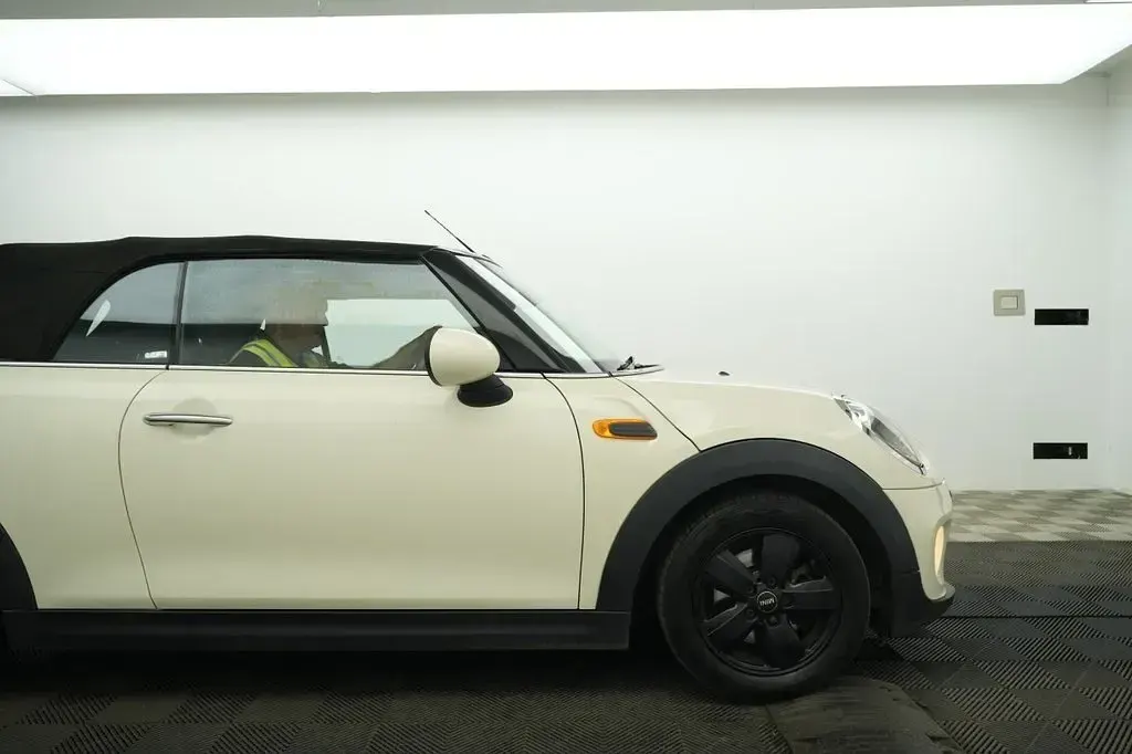 Used Mini Cooper Cabriolet 136 HP (100 kW) 2017 White Cabriolet