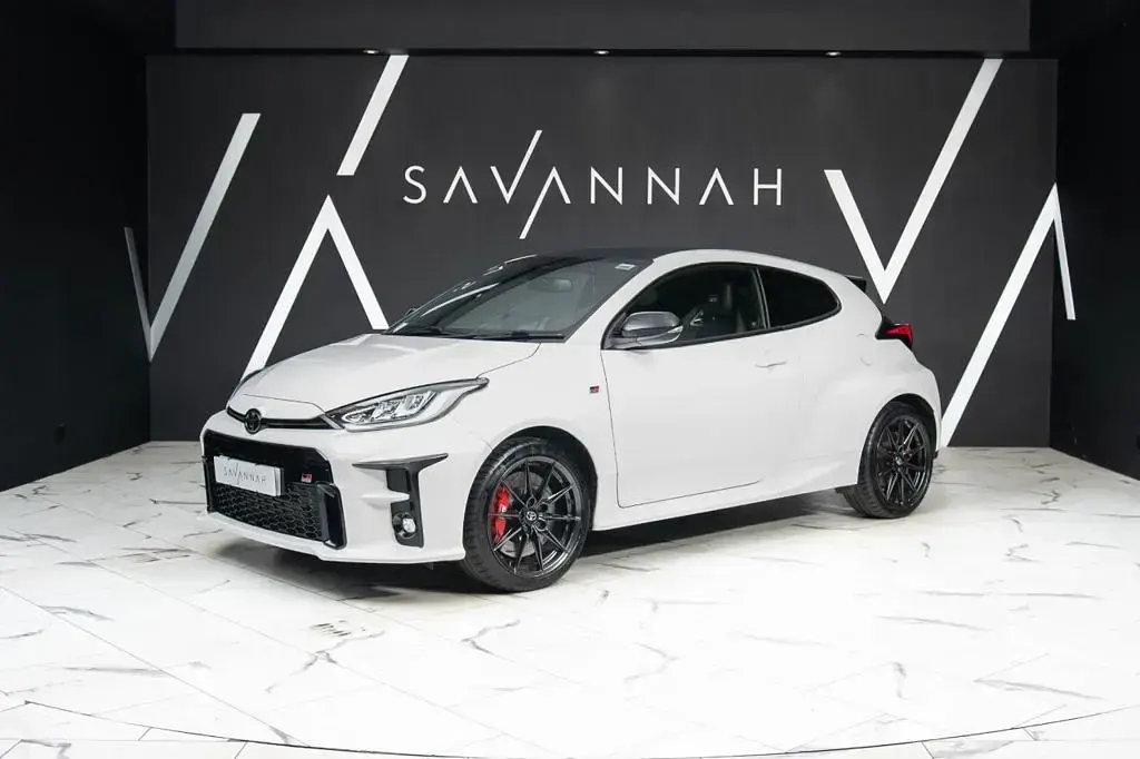 Used Toyota Yaris 272 HP (200 kW) 2021 White Hatchback