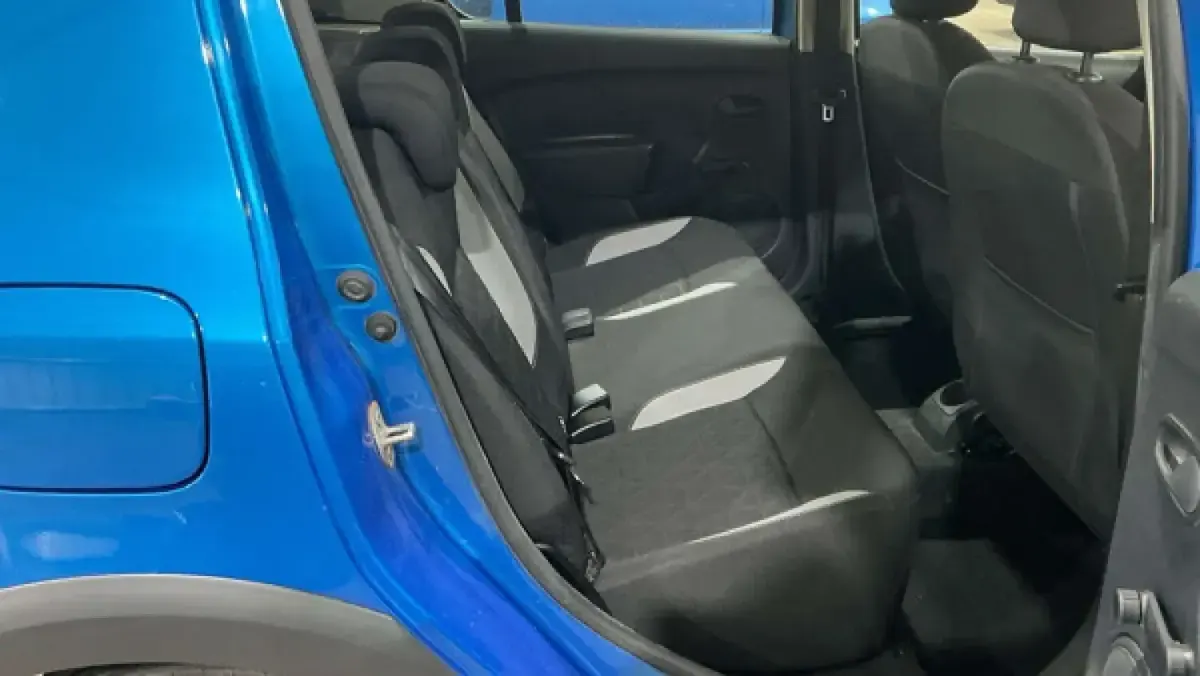 Used Dacia Sandero Lauréate 90 HP (66 kW) 2016 Blue Hatchback
