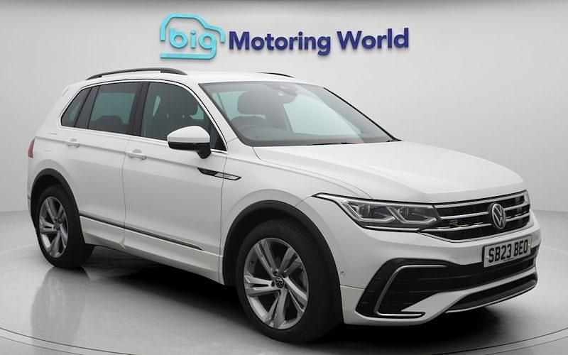 White Used 2023 VW Tiguan R-line Edition SUV | £26,600 (Good price) - Image 1/4