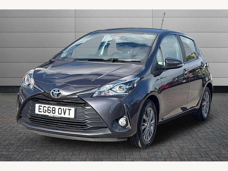 Used Toyota Yaris 111 HP (81 kW) 2019 Grey Hatchback