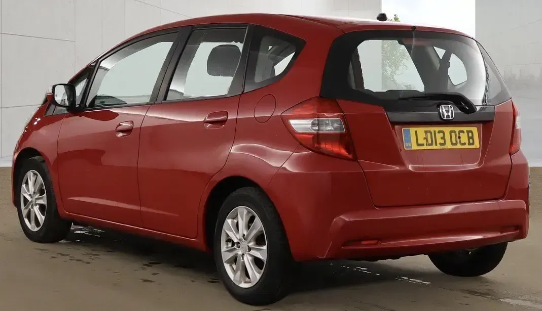 Used Honda Jazz ES 99 HP (72 kW) 2013 Red Hatchback