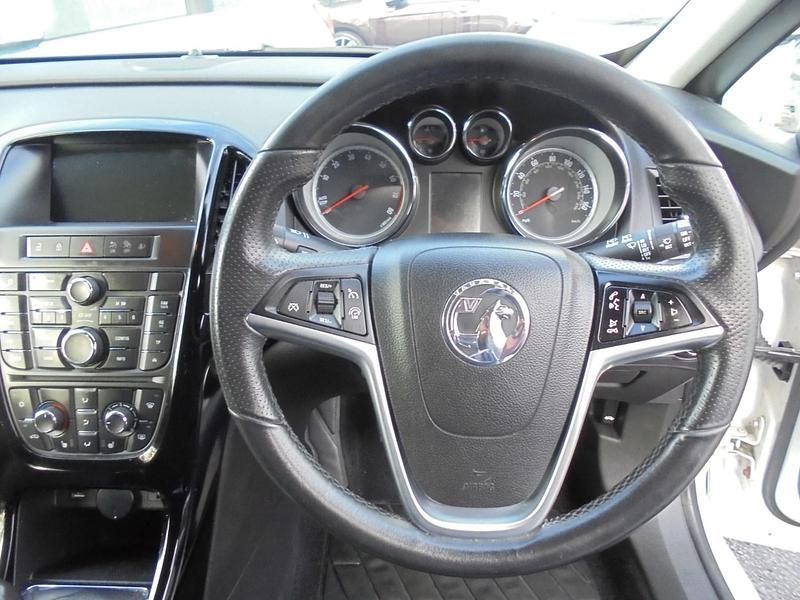 Used Vauxhall Astra GTC SRi 2018 White Hatchback