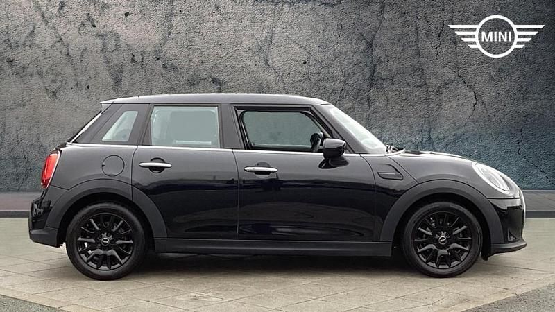 Used Mini Cooper Classic 134 HP (98 kW) 2023 Black Hatchback