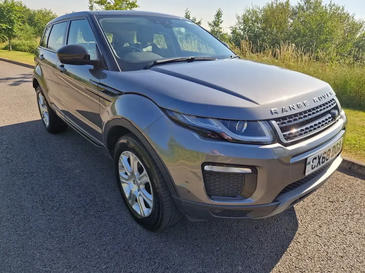 Used Land Rover Range Rover evoque SE 2018 Grey Estate