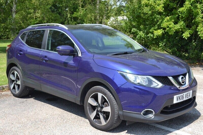 Blue Used 2016 Nissan Qashqai N-Connecta SUV | £5,495 (Fair price) - Image 1/4