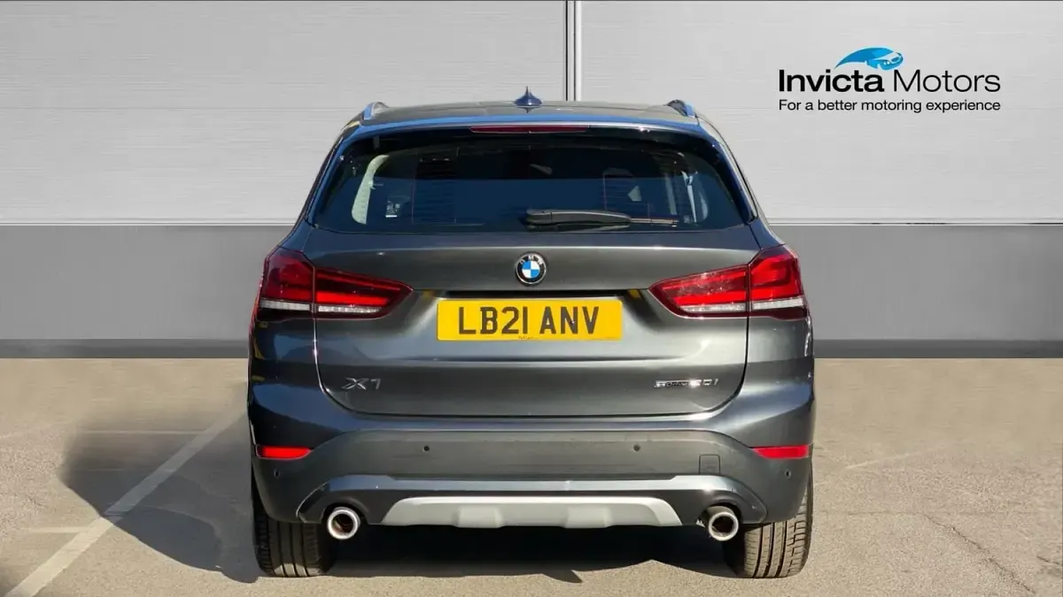 Begagnad BMW X1 xLine 192 HK (141 kW) 2021 Grå SUV