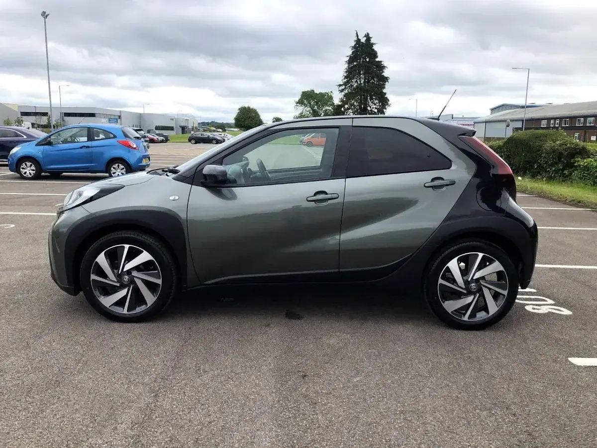 Used Toyota Aygo 71 HP (52 kW) 2023 Green