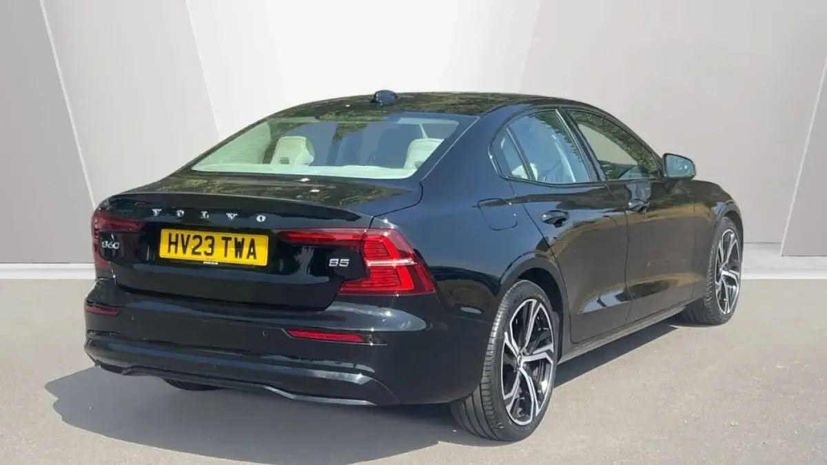 Used Volvo S60 Plus 250 HP (183 kW) 2023 Black stone Sedan