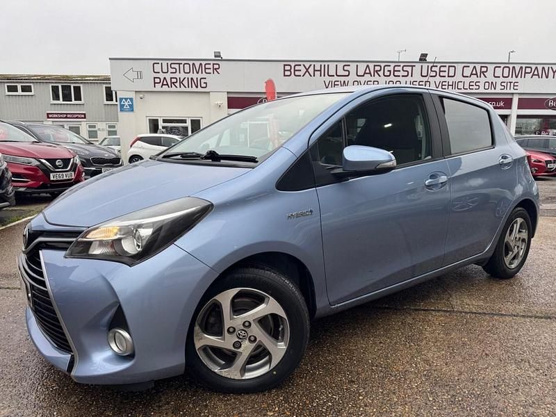 Used Toyota Yaris Hybrid 2017 Blue Hatchback