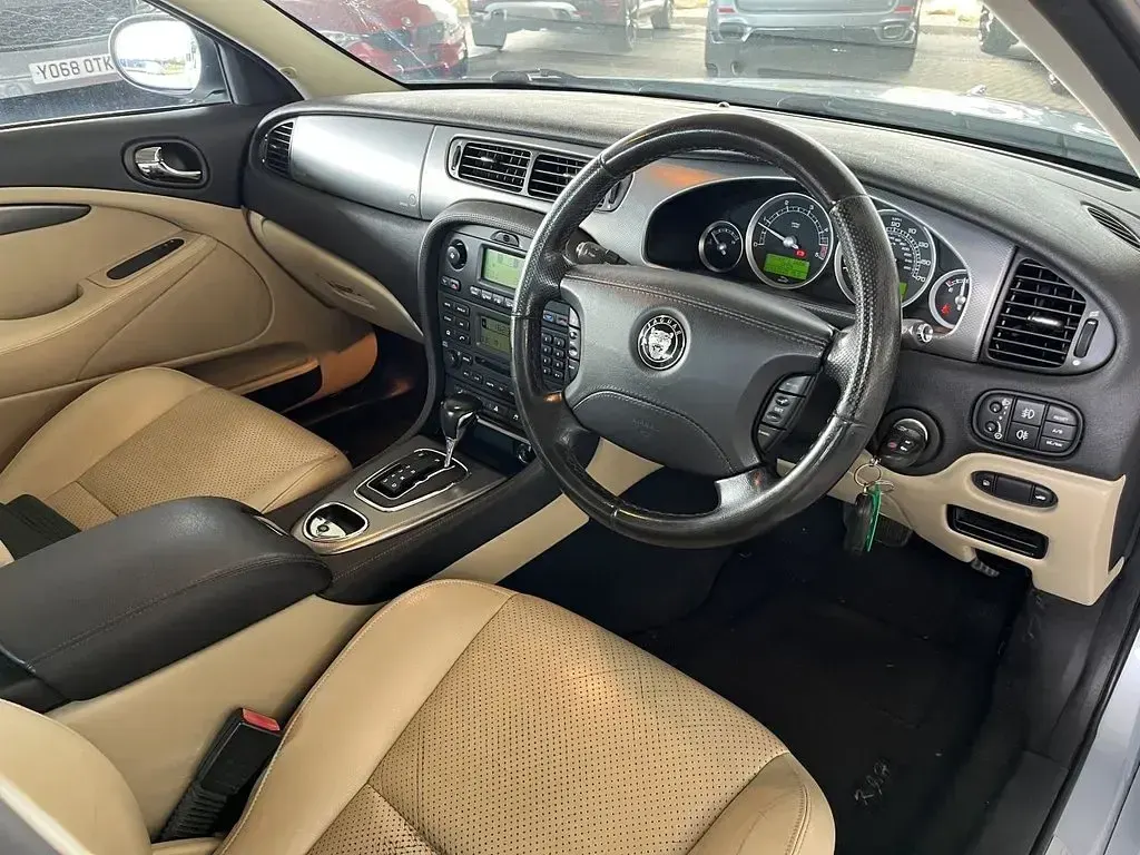 Used Jaguar S-Type S 207 HP (152 kW) 2007 Silver Sedan