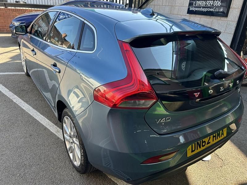Usado Volvo V40 SE Lux 2012 Azul Citadino
